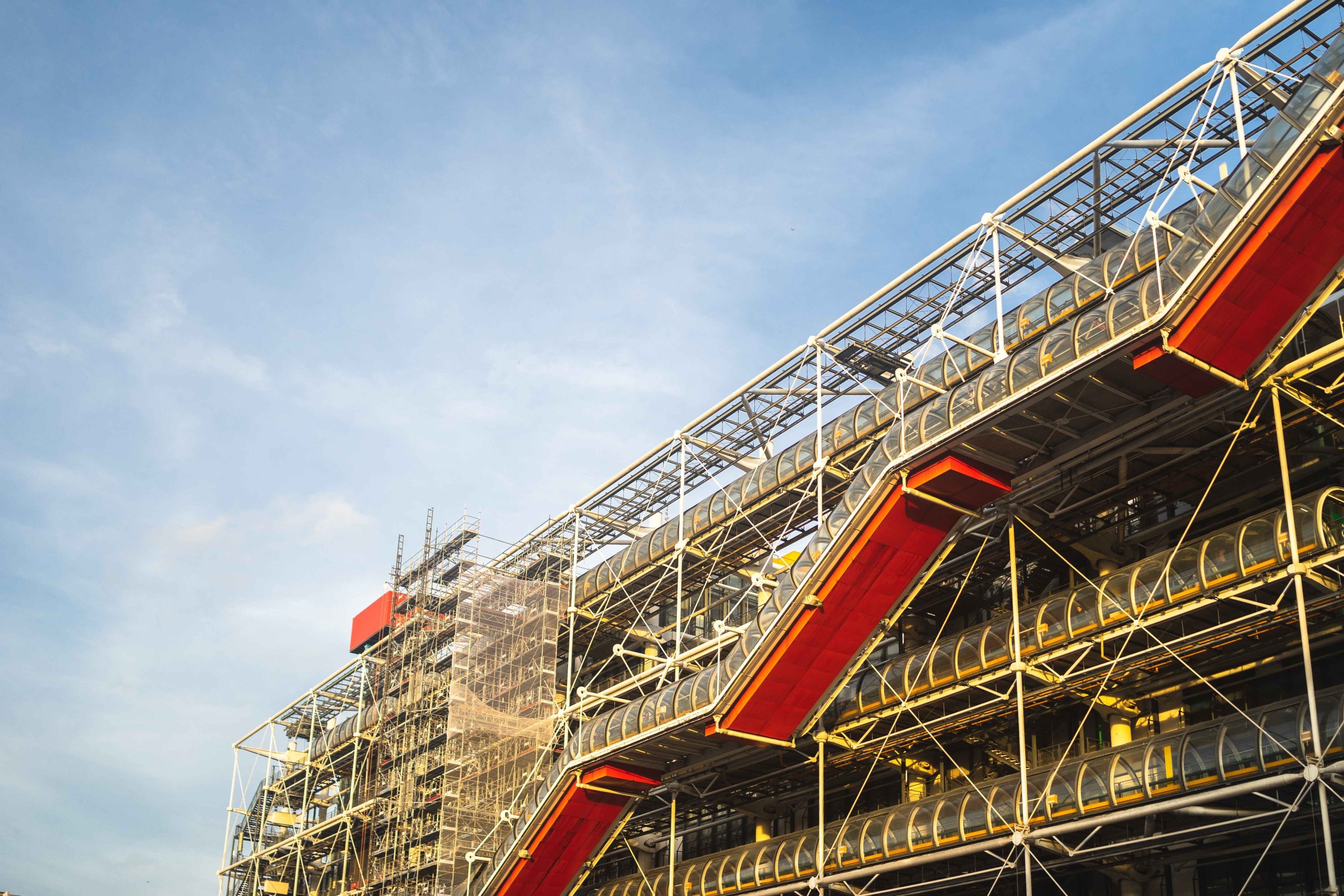 Revolutionary scaffolding systems with smart technology, eco-friendly materials, and safety features transforming construction in 2024.